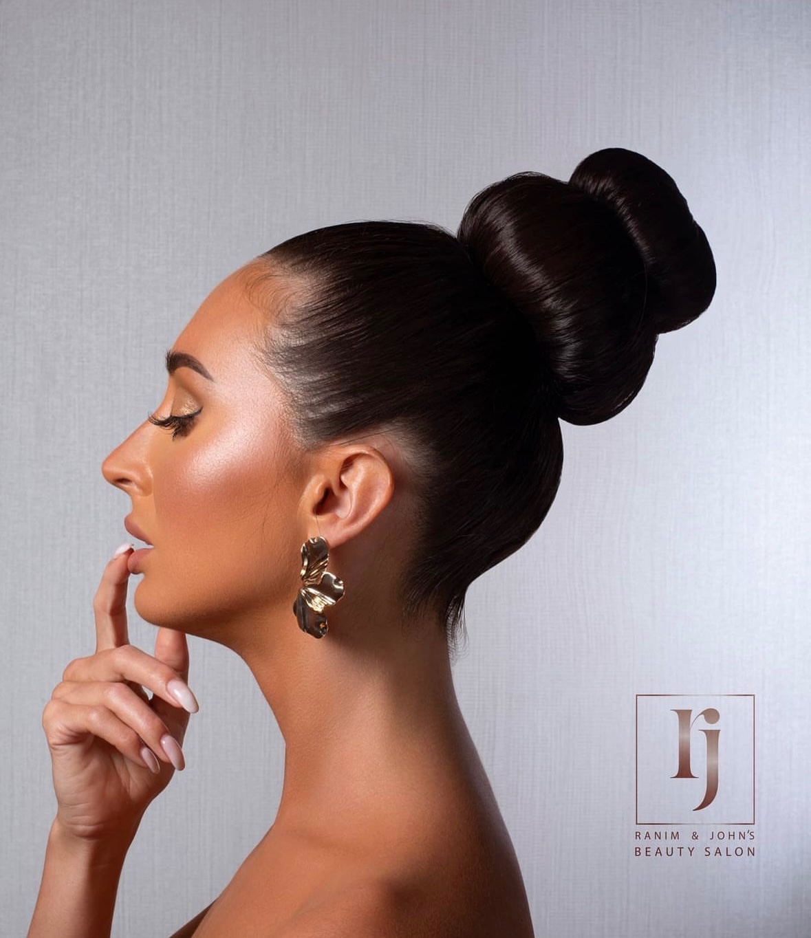 Anna — Model & Hostess in Dubai photo 1