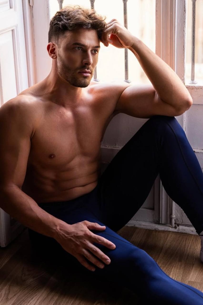 Juan — Model & Host in Бенальмадена photo 4