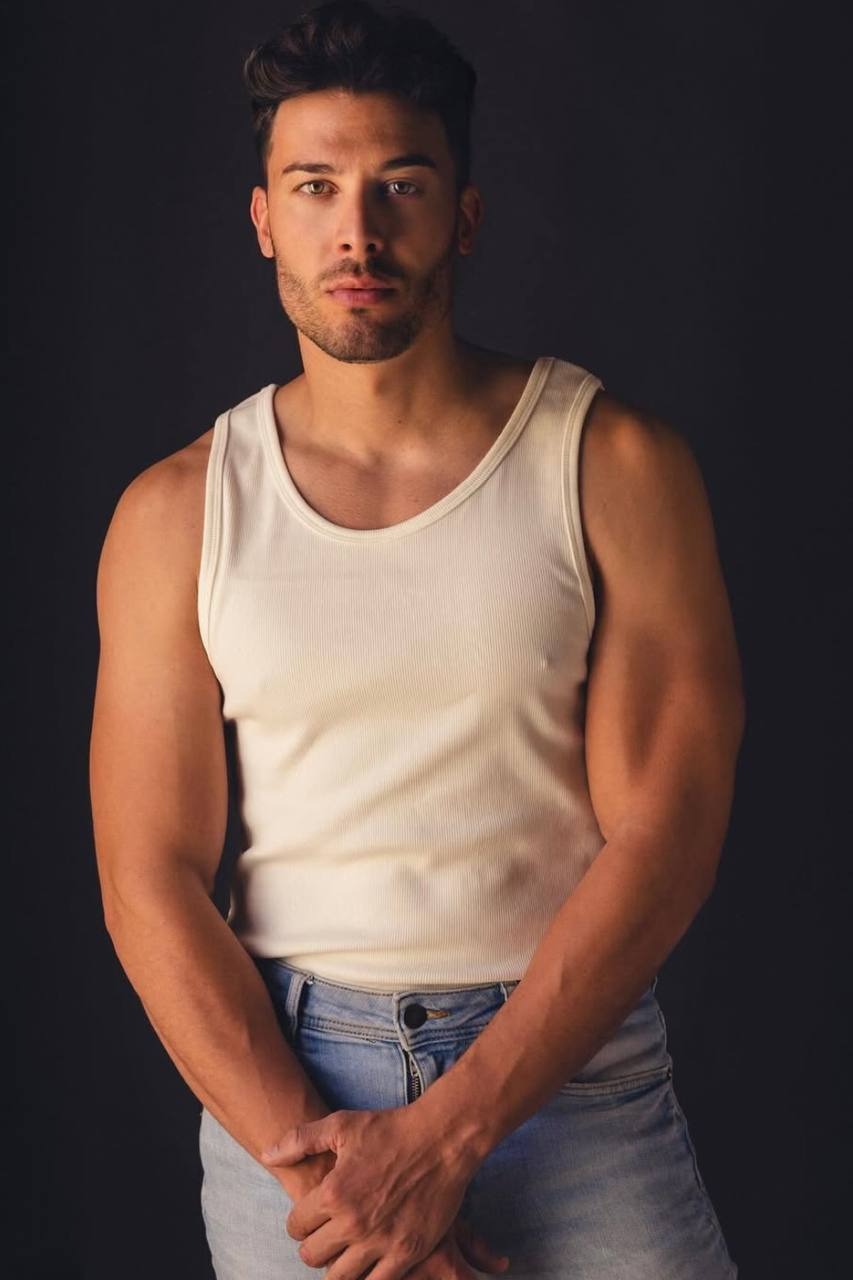 Juan — Model & Host in Бенальмадена photo 5