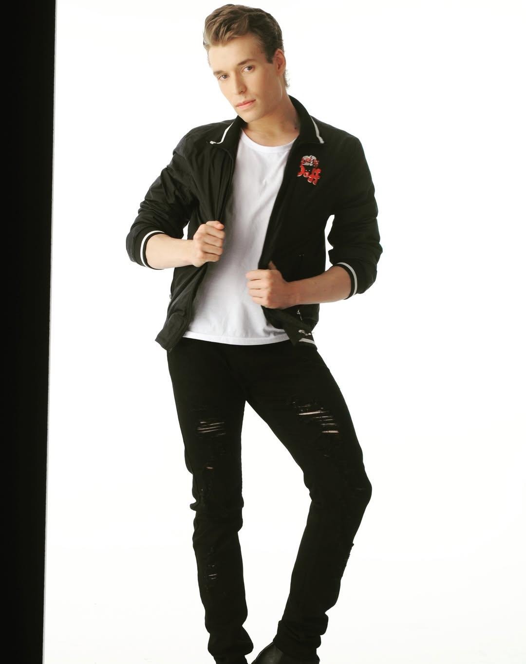Antonio — Model & Host in Buccinasco photo 10