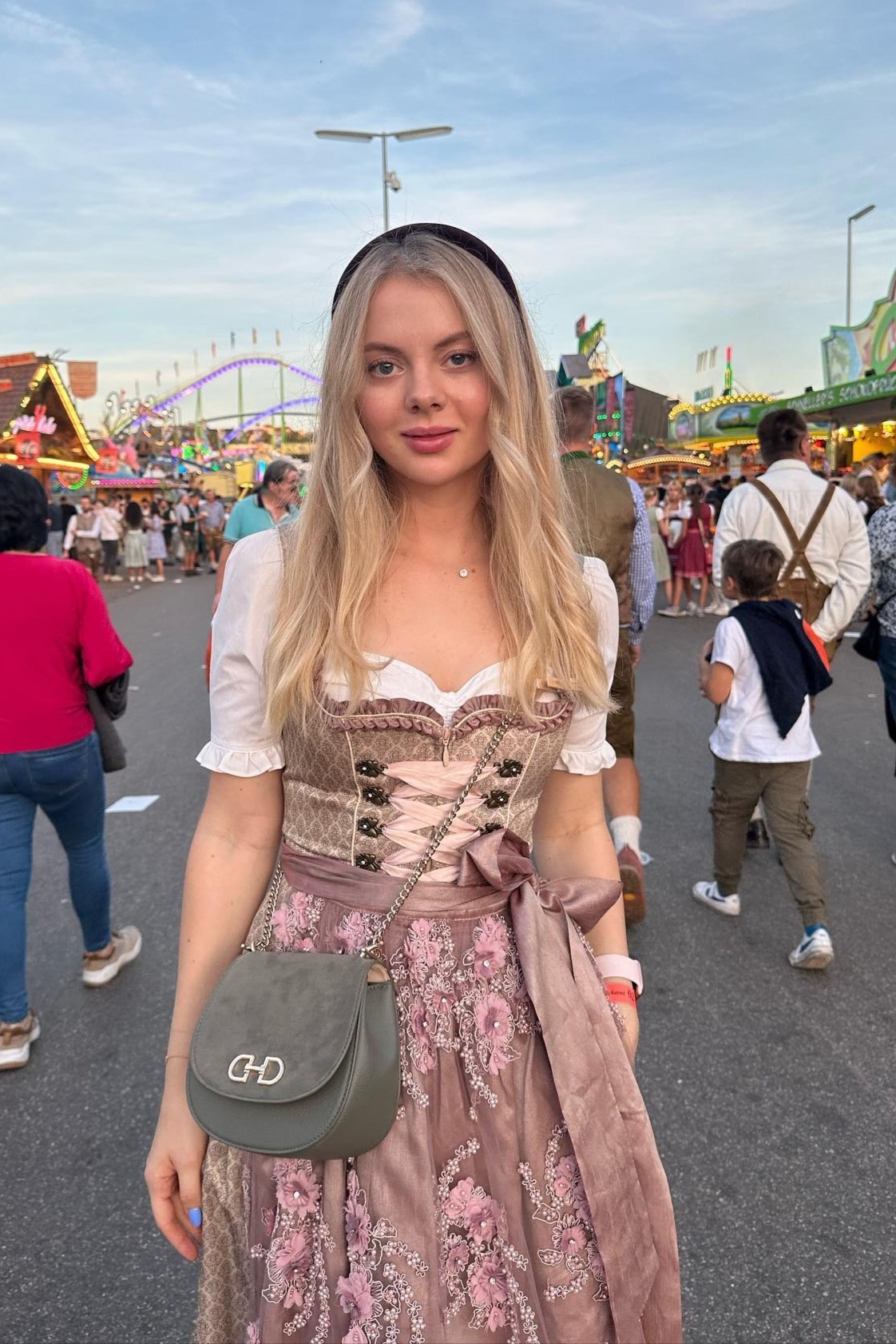 Liubov — Model & Hostess in M&uuml;nchen photo 2