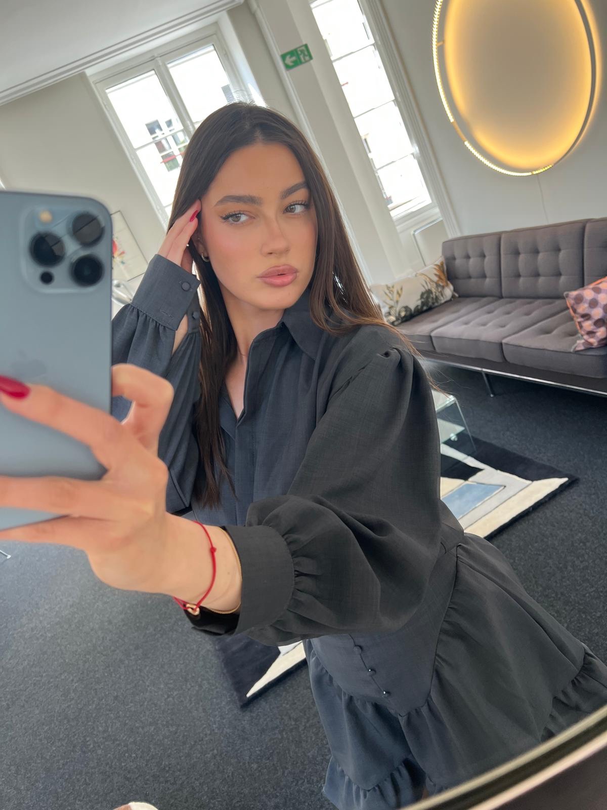 Hannah — Model & Hostess in Paris photo 1