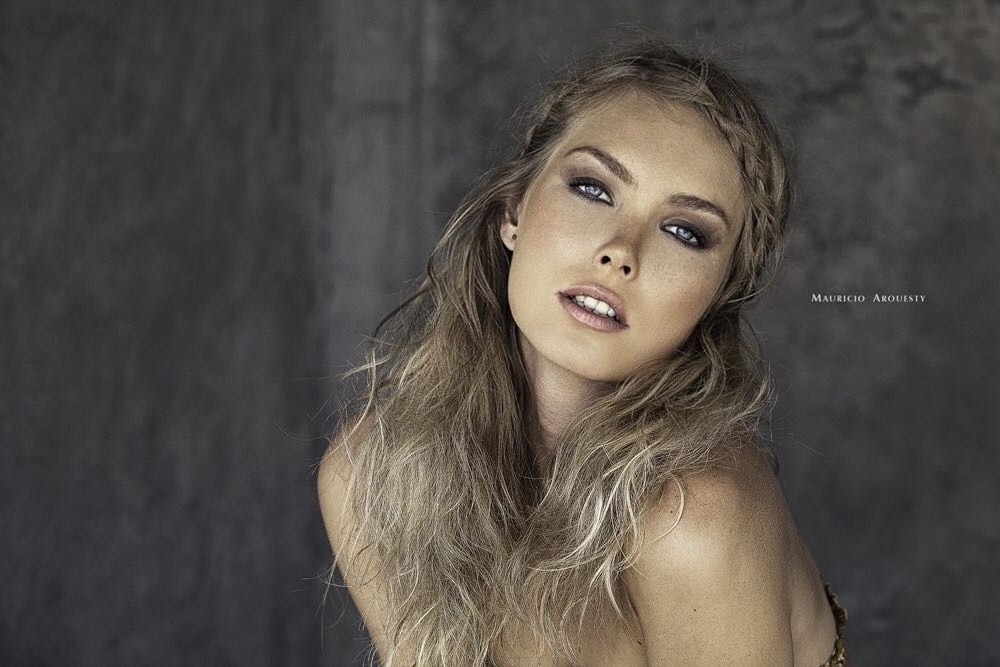 Bryndis — Model & Hostess in Reykjav&iacute;k photo 3