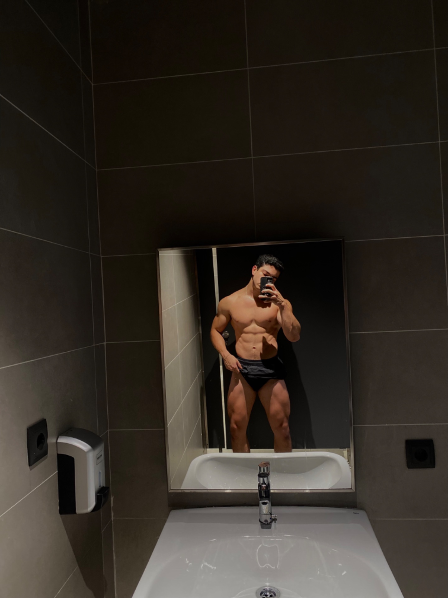 Eduardo — Model & Host in Barcelona photo 3