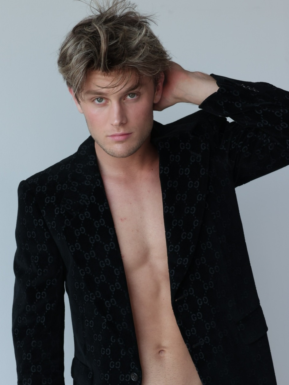 Erik — Model & Host in San Giorgio Delle Pertiche photo 8