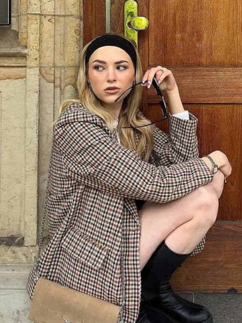 Lisa — Model & Hostess in Hamburg photo 3