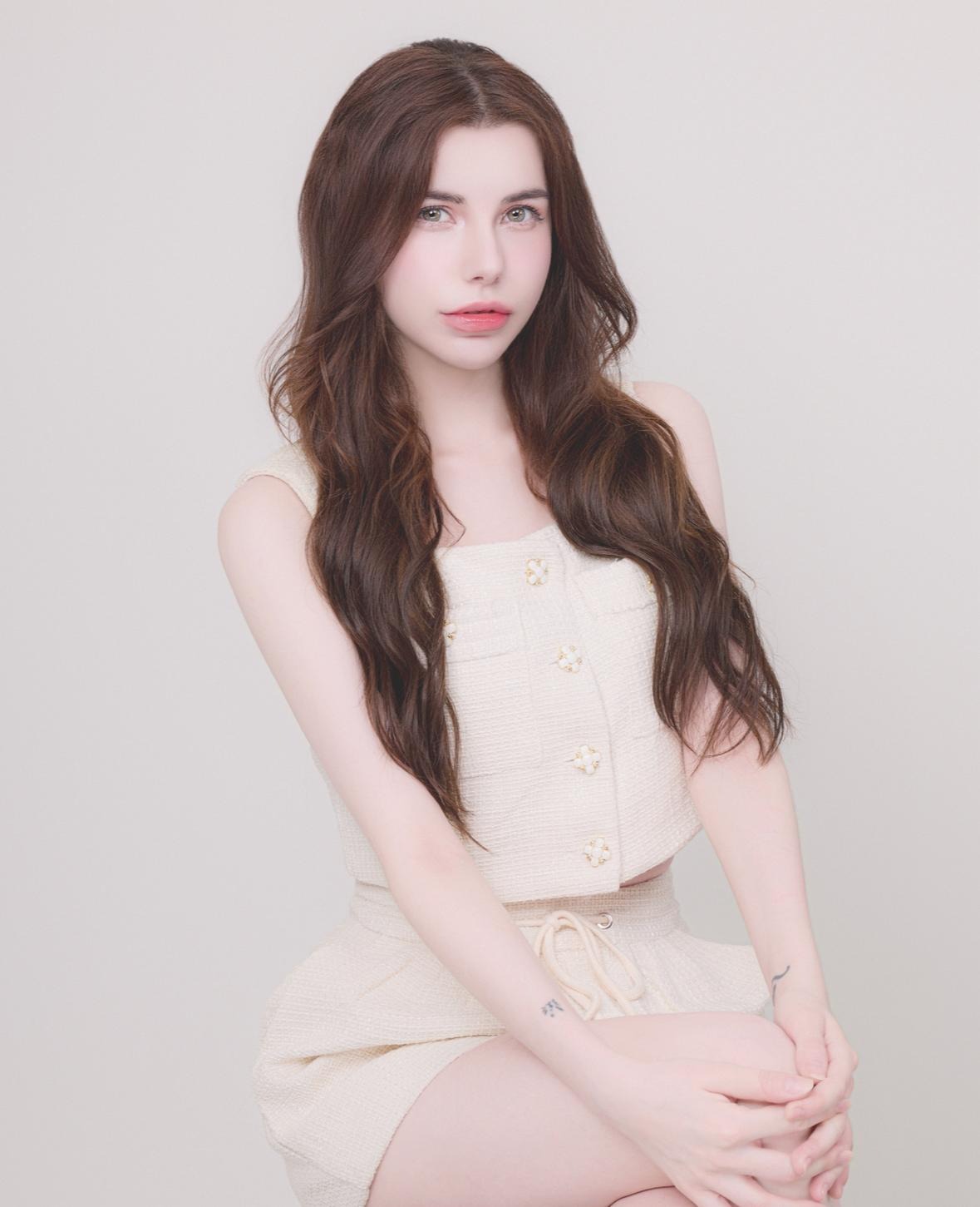 Leona — Model & Hostess in Seoul photo 1