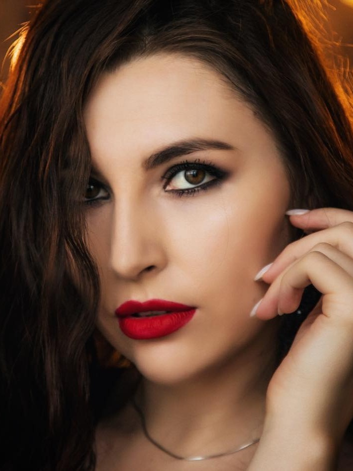 Viktoriia — Model & Hostess in Greater London photo 3
