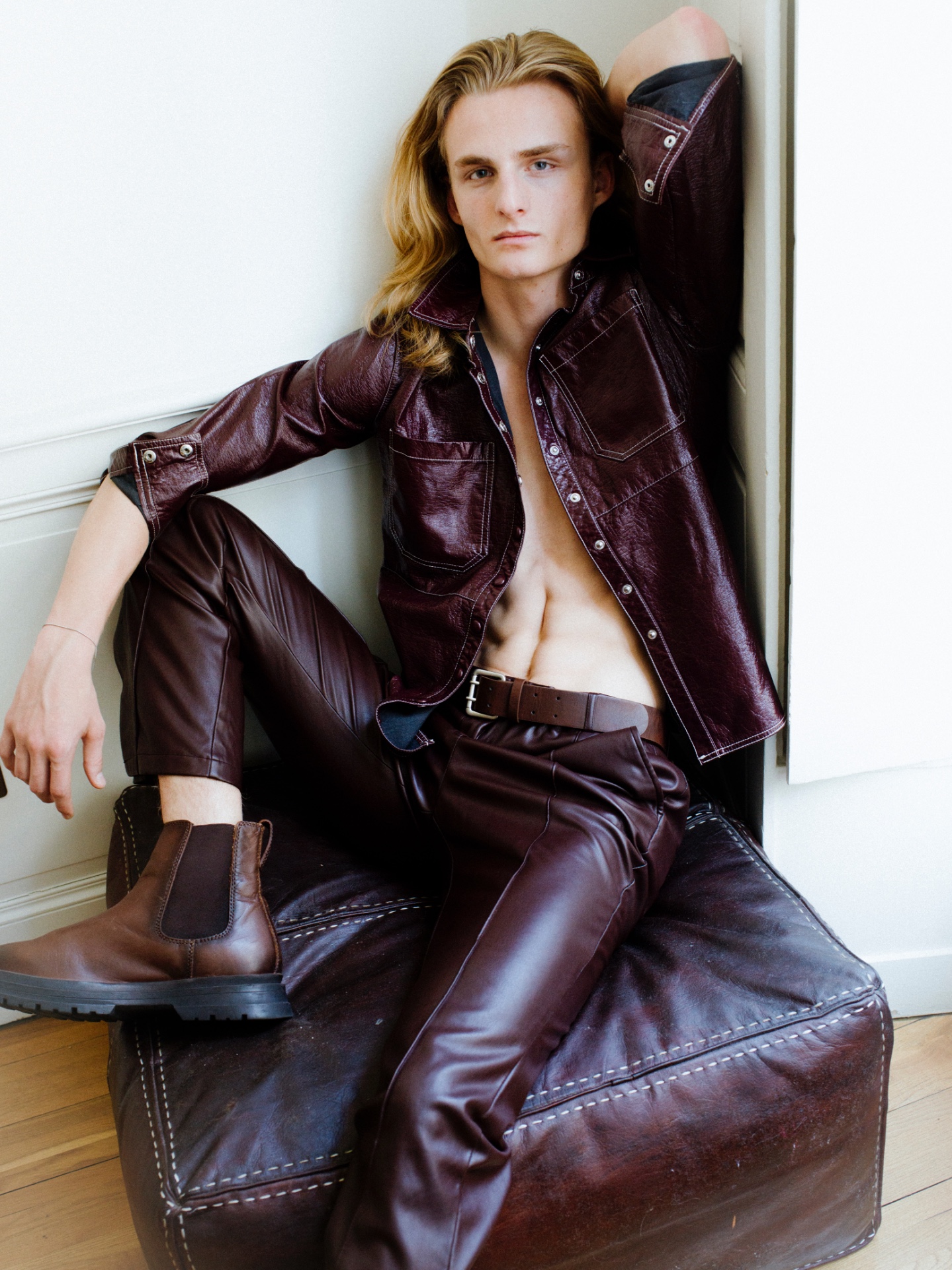 Aris — Model & Host in Cologny photo 7