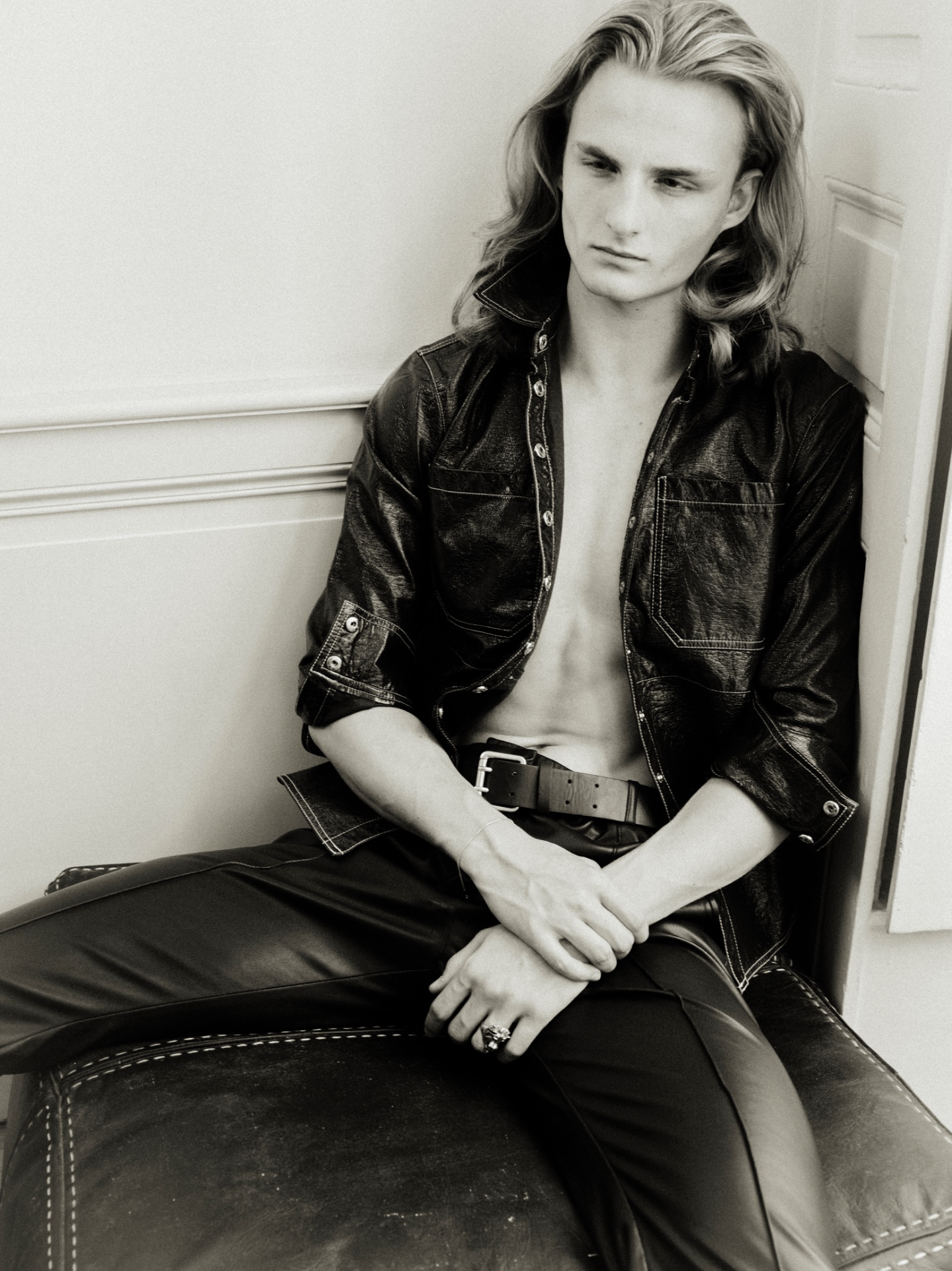 Aris — Model & Host in Cologny photo 8