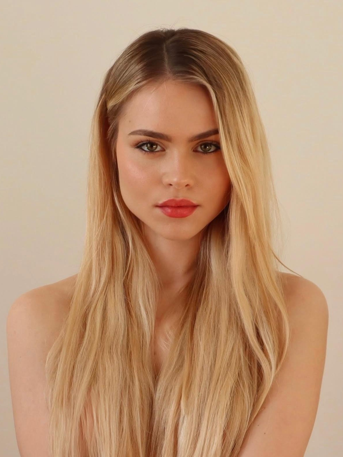 Karolina — Model & Hostess in Greater London photo 9
