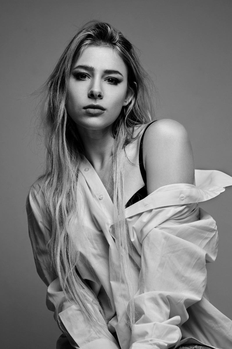 Olga — Model & Hostess in Berkshire photo 4