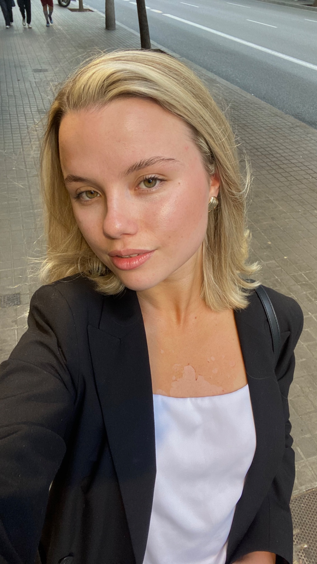 Pilar Bel&eacute;n Flores — Model & Hostess in Barcelona photo 2