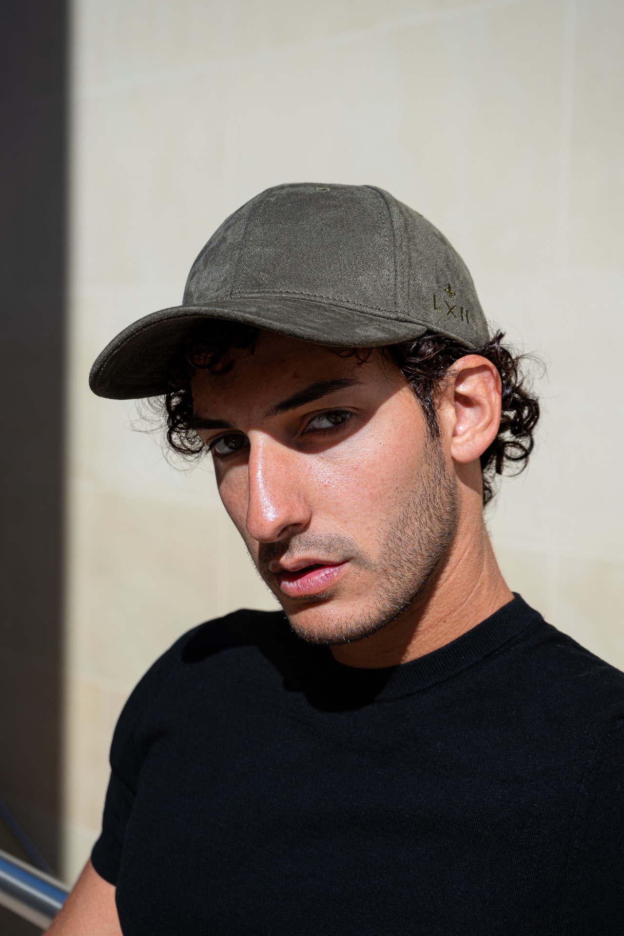 Swan — Model & Host in M&eacute;rindol photo 3