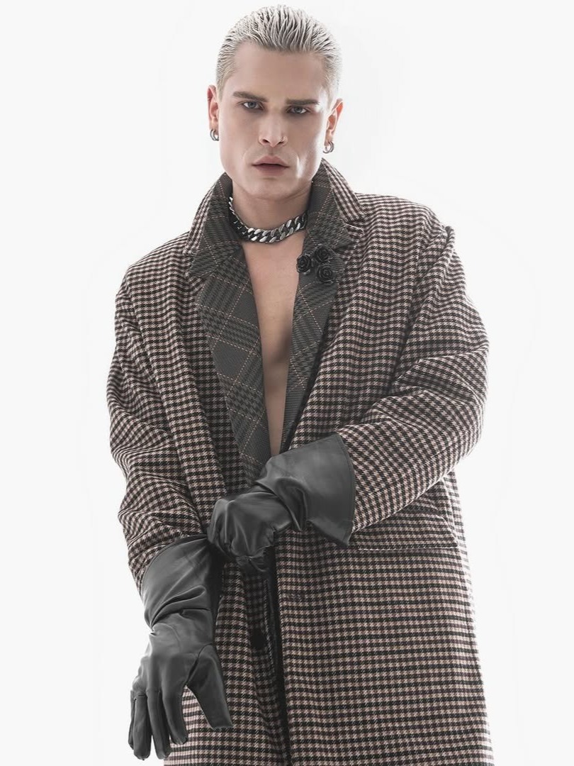 Keanu — Model & Host in M&uuml;nchen photo 2