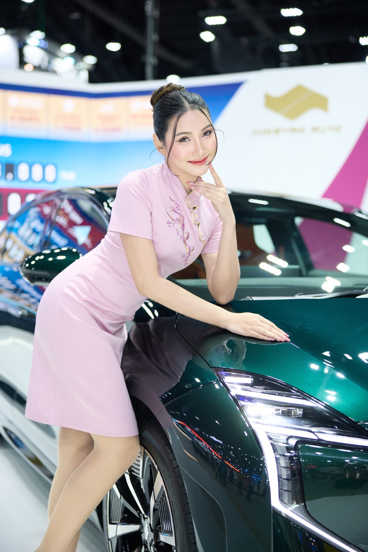 Yanisa — Model & Hostess in Bangkok photo 9