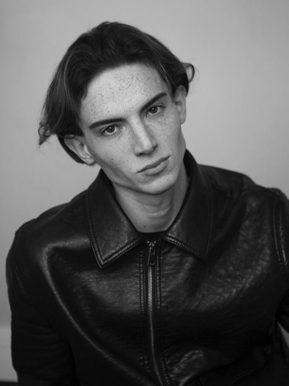 Theo — Model & Host in Oxfordshire photo 1