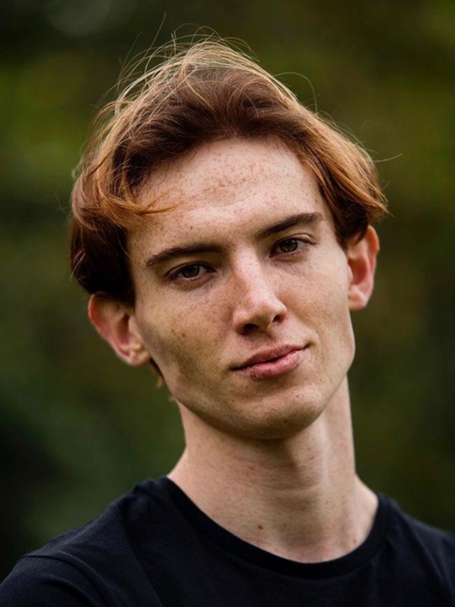 Theo — Model & Host in Oxfordshire photo 2