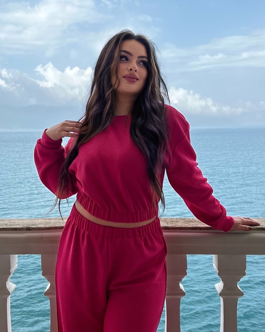 Paola — Model & Hostess in Tiran&euml; photo 4