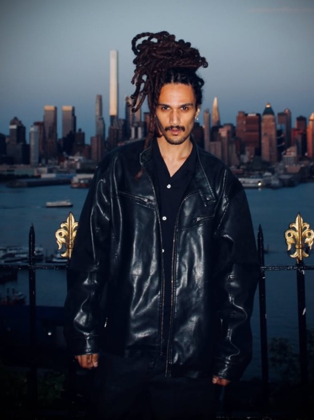 Chahin — Model & Host in Brooklin photo 11