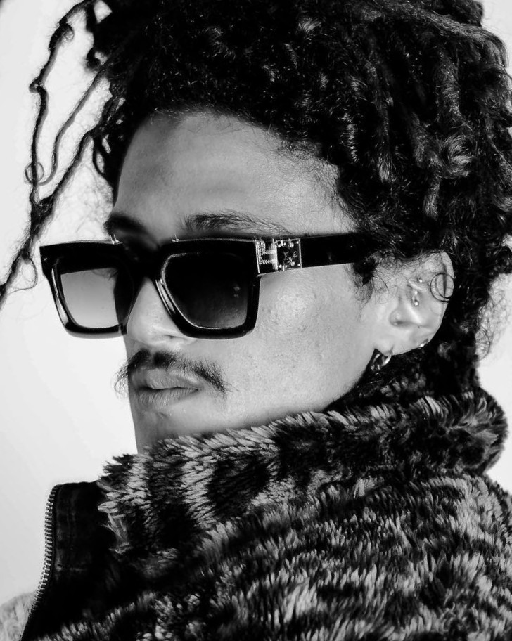 Chahin — Model & Host in Brooklin photo 5