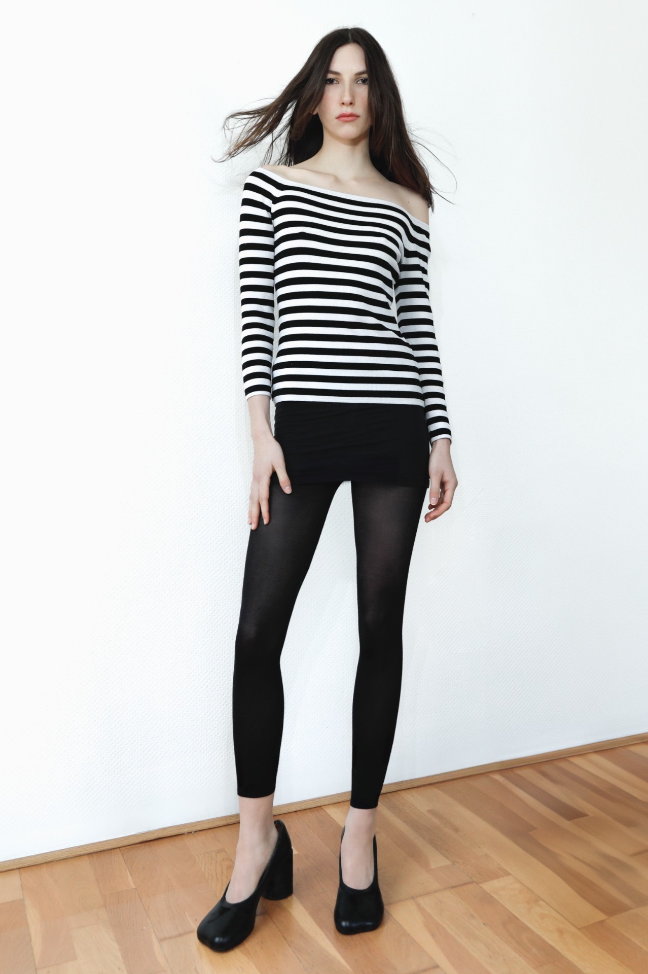 Tess — Model & Hostess in Paris photo 1