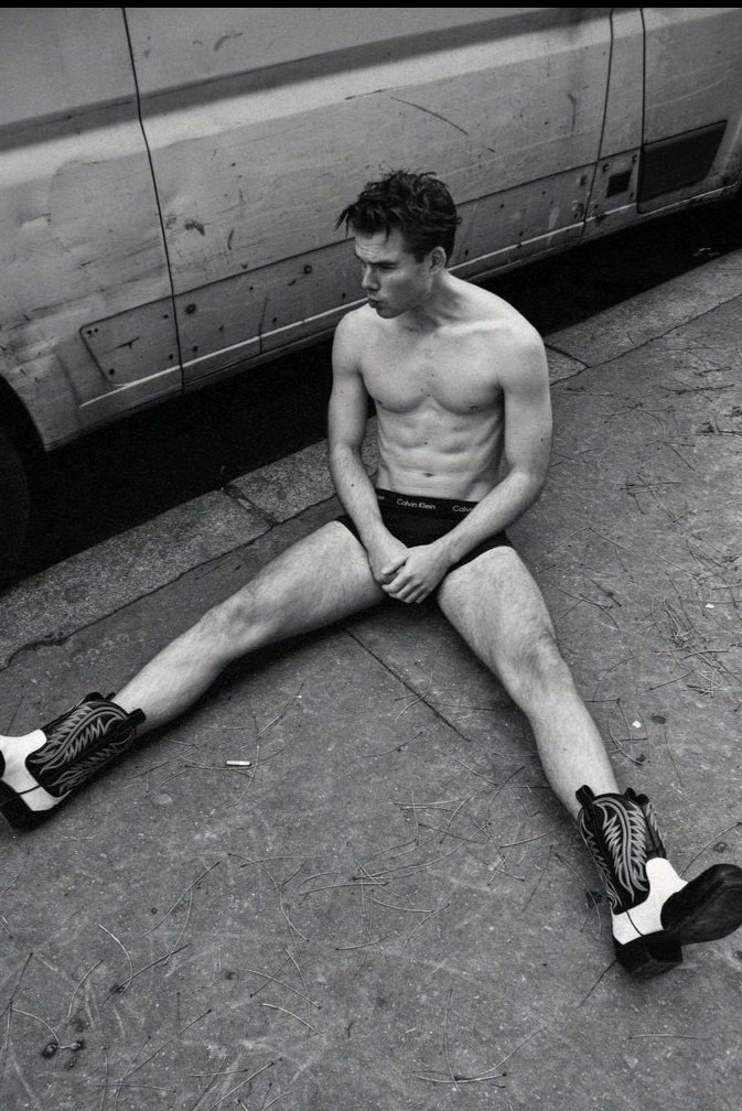 Sebastian — Model & Host in Krommenie photo 6
