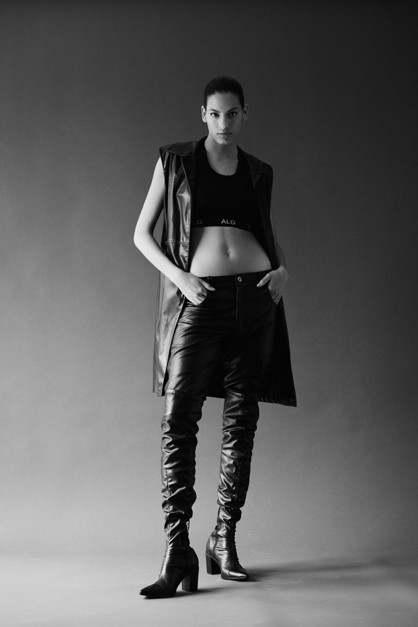 Mavi — Model & Hostess in Milano photo 5