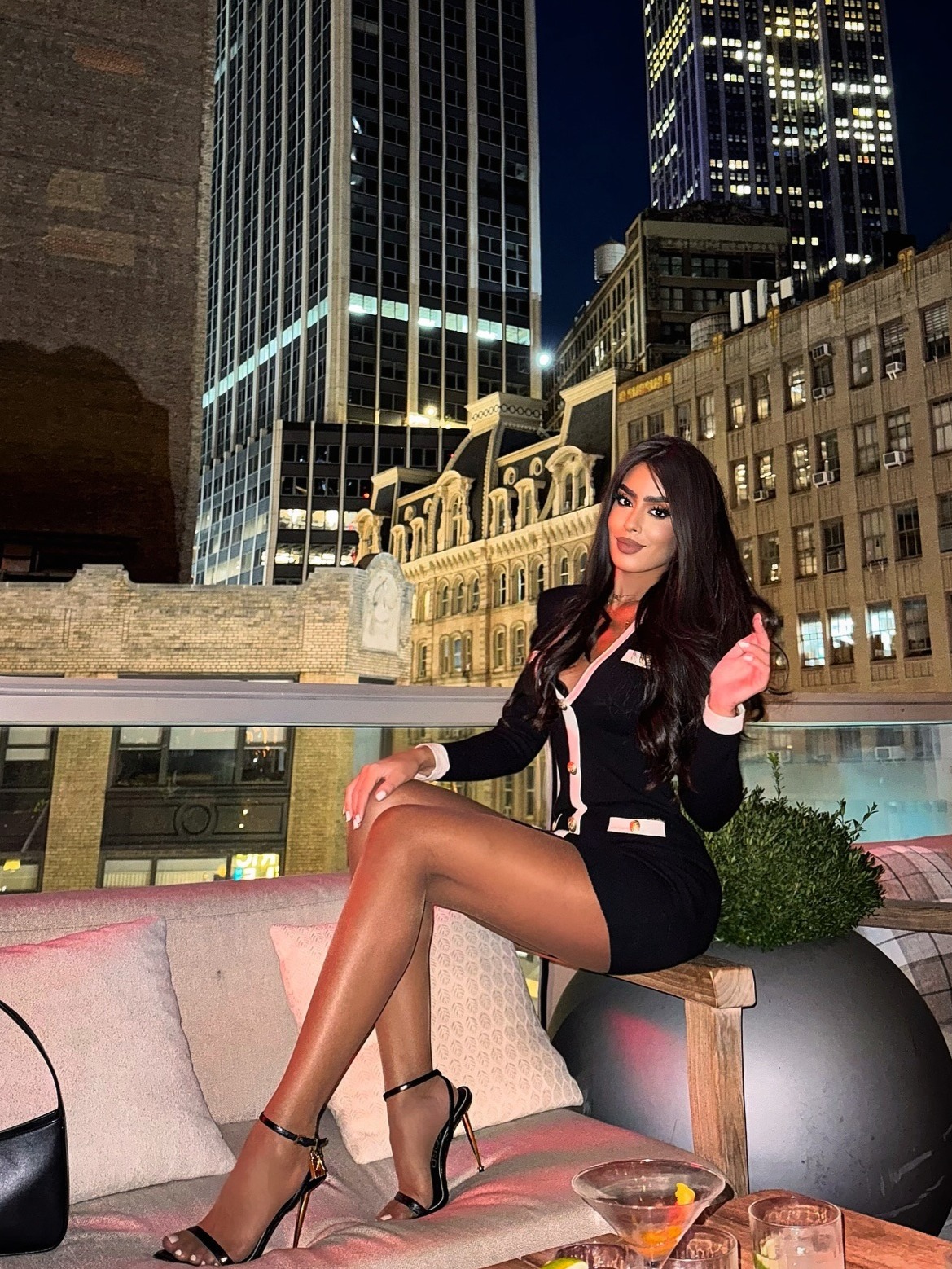 Mona — Model & Hostess in Queens County photo 3
