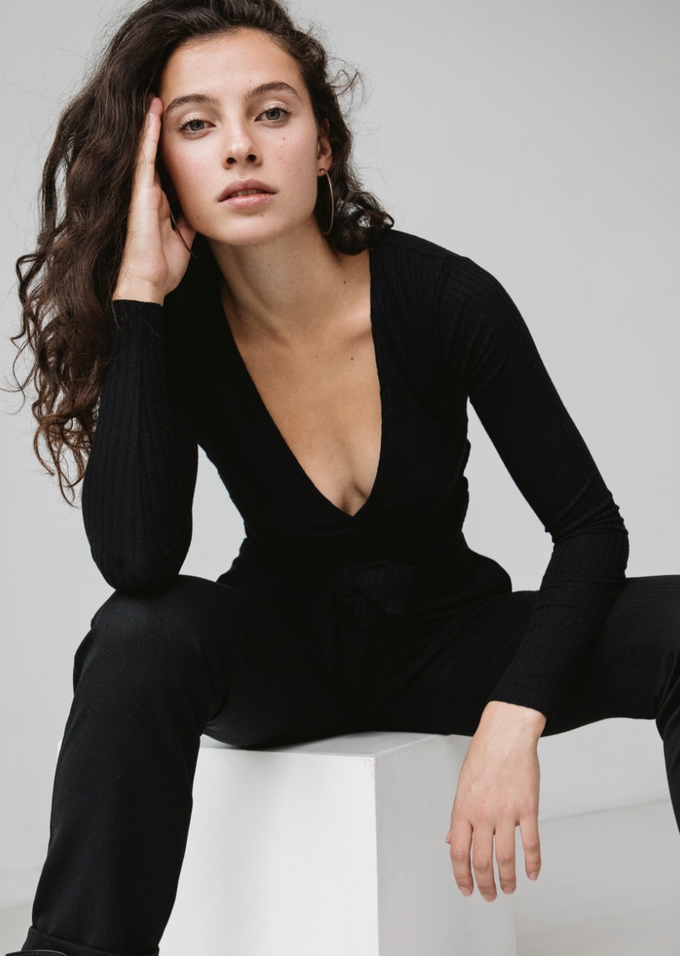 M&eacute;lina — Model & Hostess in Vincennes photo 7