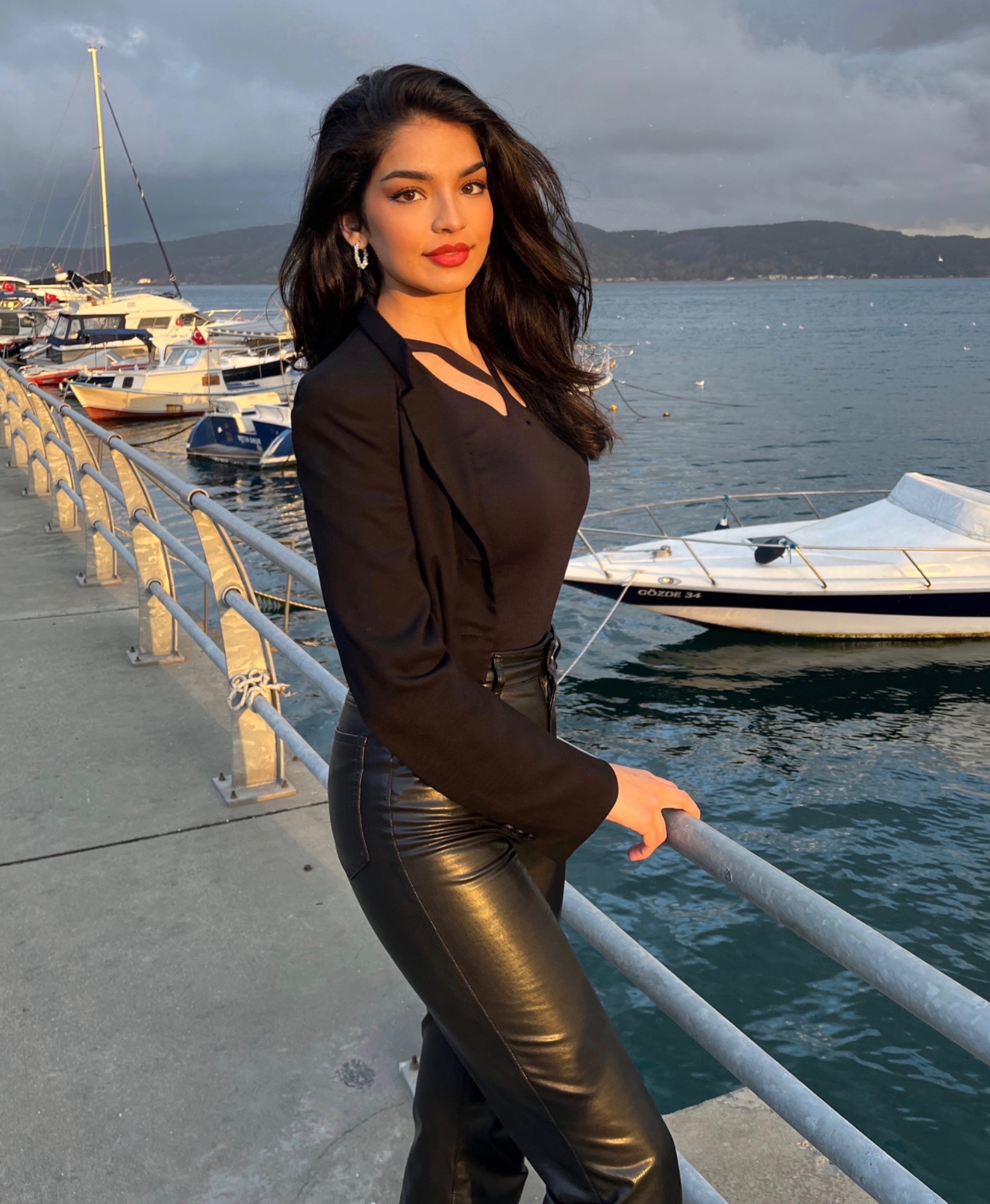 Ayse Ilknur — Model & Hostess in Hattingen photo 1