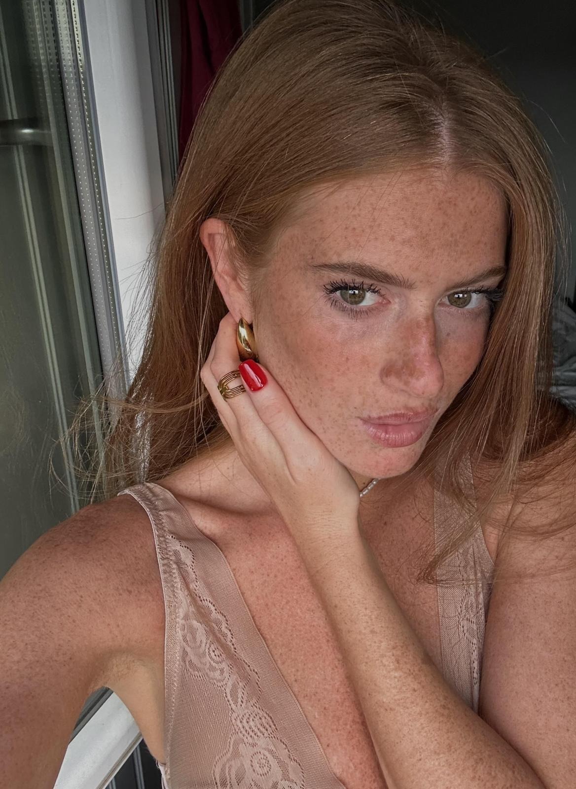 Claudia — Model & Hostess in Milan photo 1