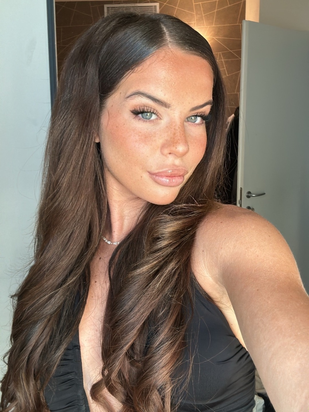 Elena — Model & Hostess in Milano photo 1
