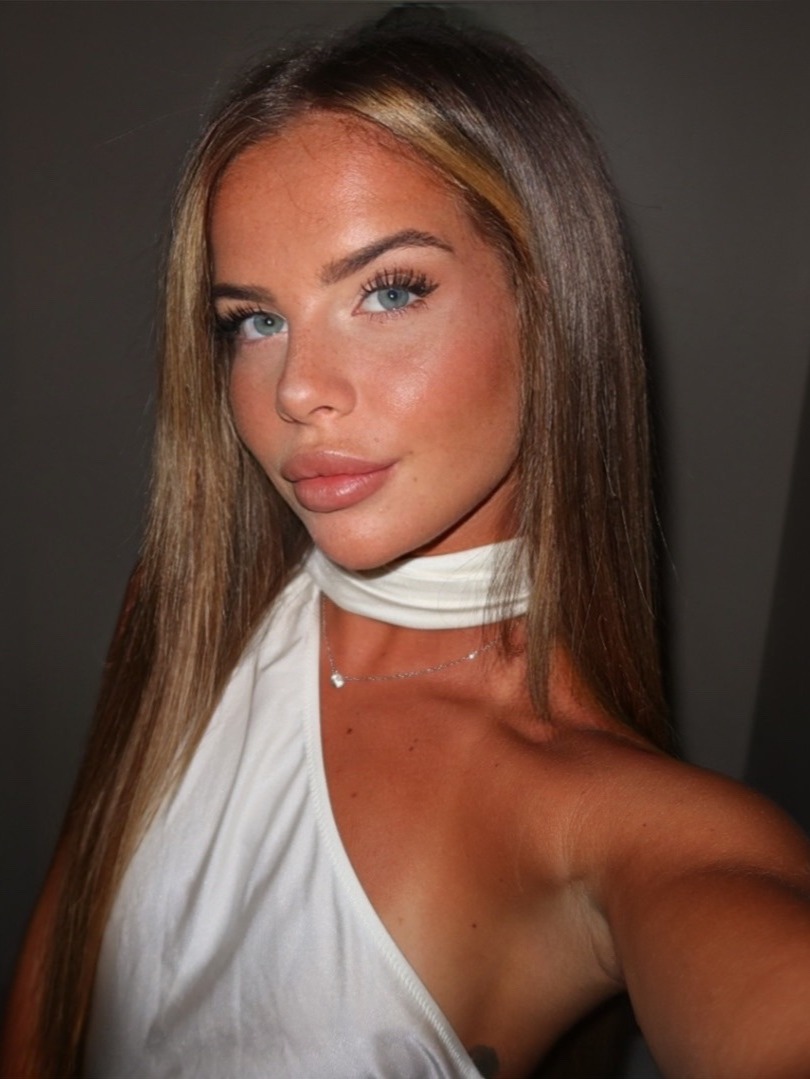 Elena — Model & Hostess in Milano photo 5