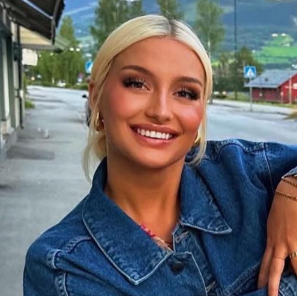 Aurora — Model & Hostess in Oslo photo 1