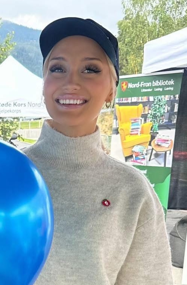 Aurora — Model & Hostess in Oslo photo 3