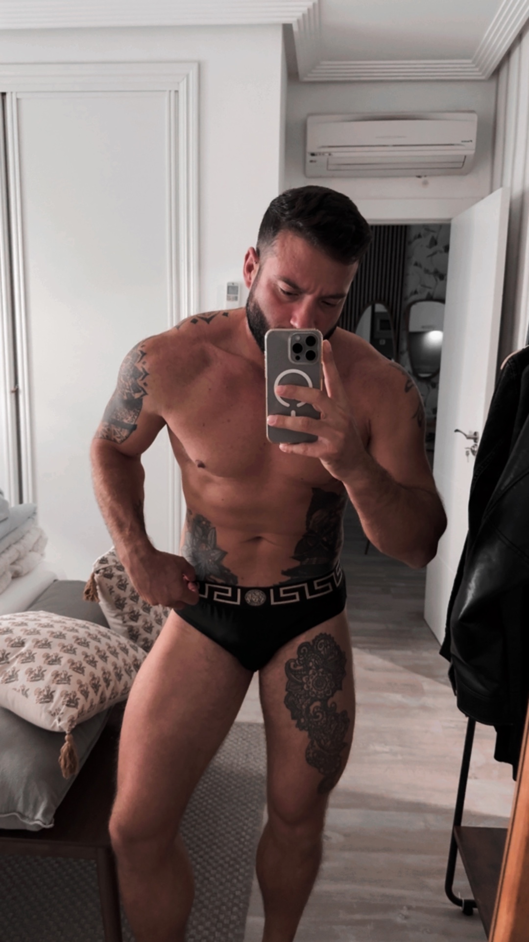Gabriel — Model & Host in Milano photo 3