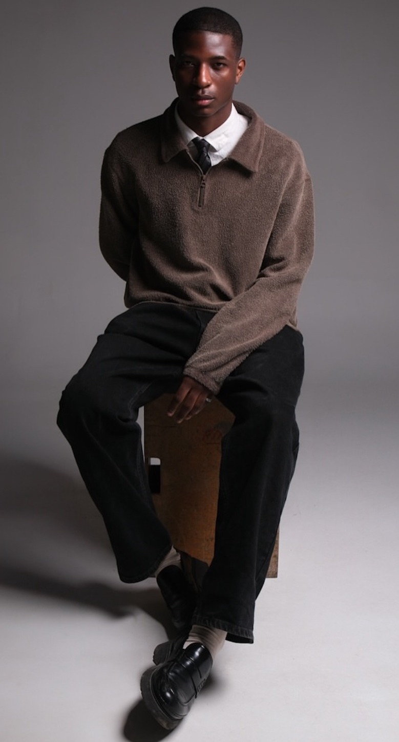 Elie — Model & Host in Ixelles photo 7