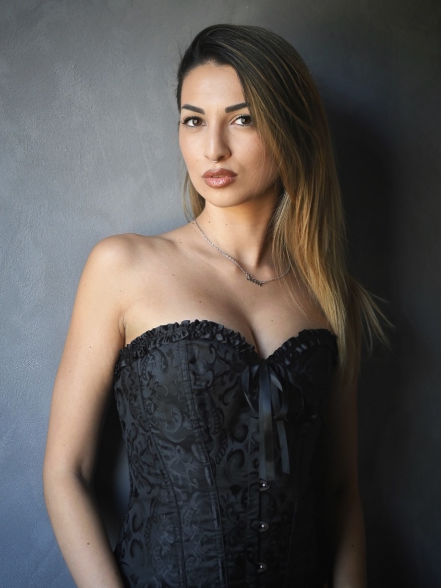 Sara — Model & Hostess in Osteria Grande photo 1