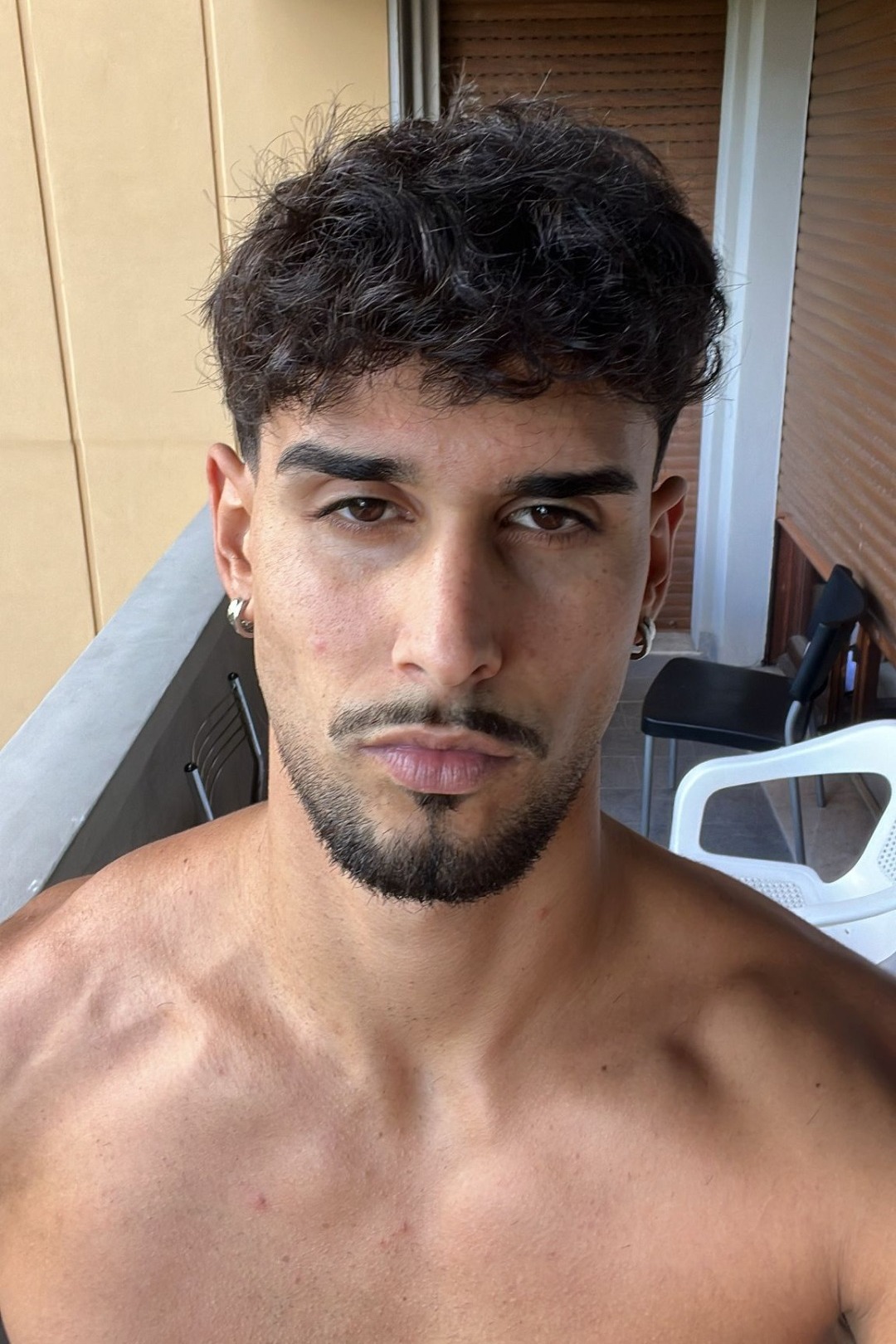 Lorenzo — Model & Host in Pisa photo 3