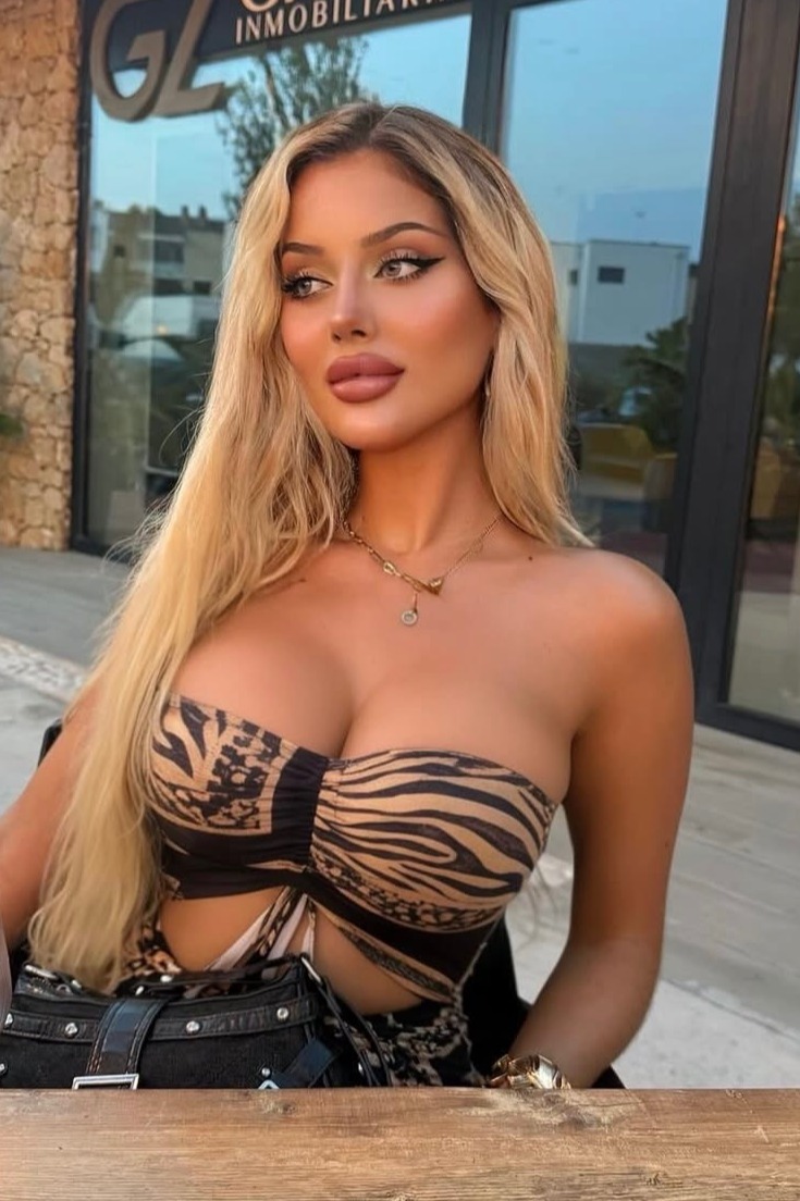 Salma — Model & Hostess in Gen&egrave;ve photo 5