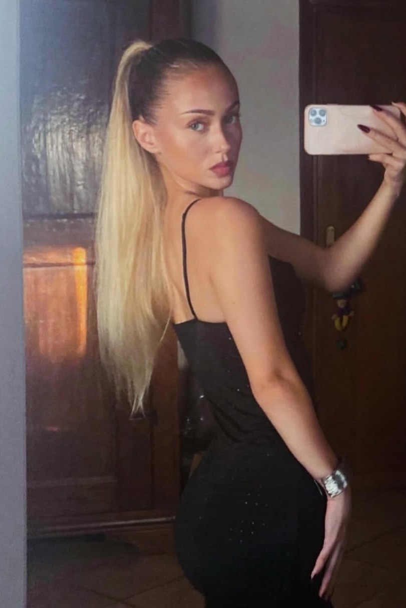 Viola Morani — Model & Hostess in Pisa photo 1