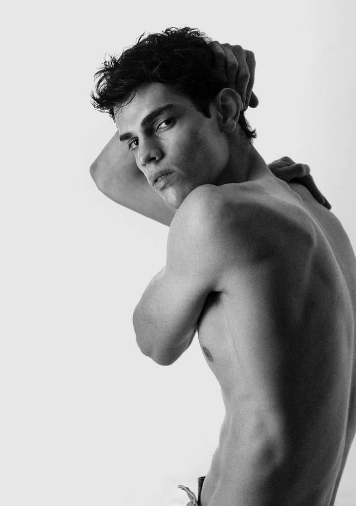 Emiliano — Model & Host in Jersey City photo 3