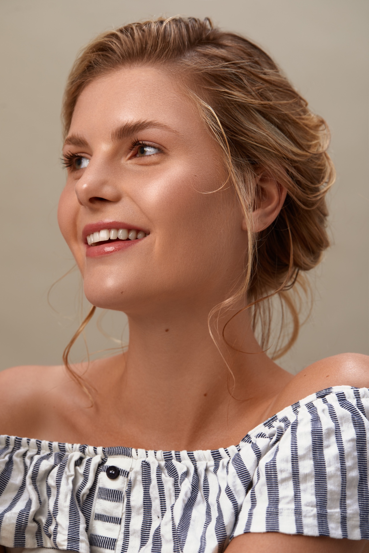 Fleur — Model & Hostess in Hippolytushoef photo 2