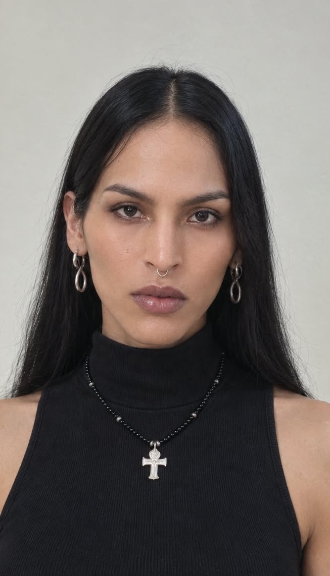 Enki — Model & Hostess in Paris photo 2