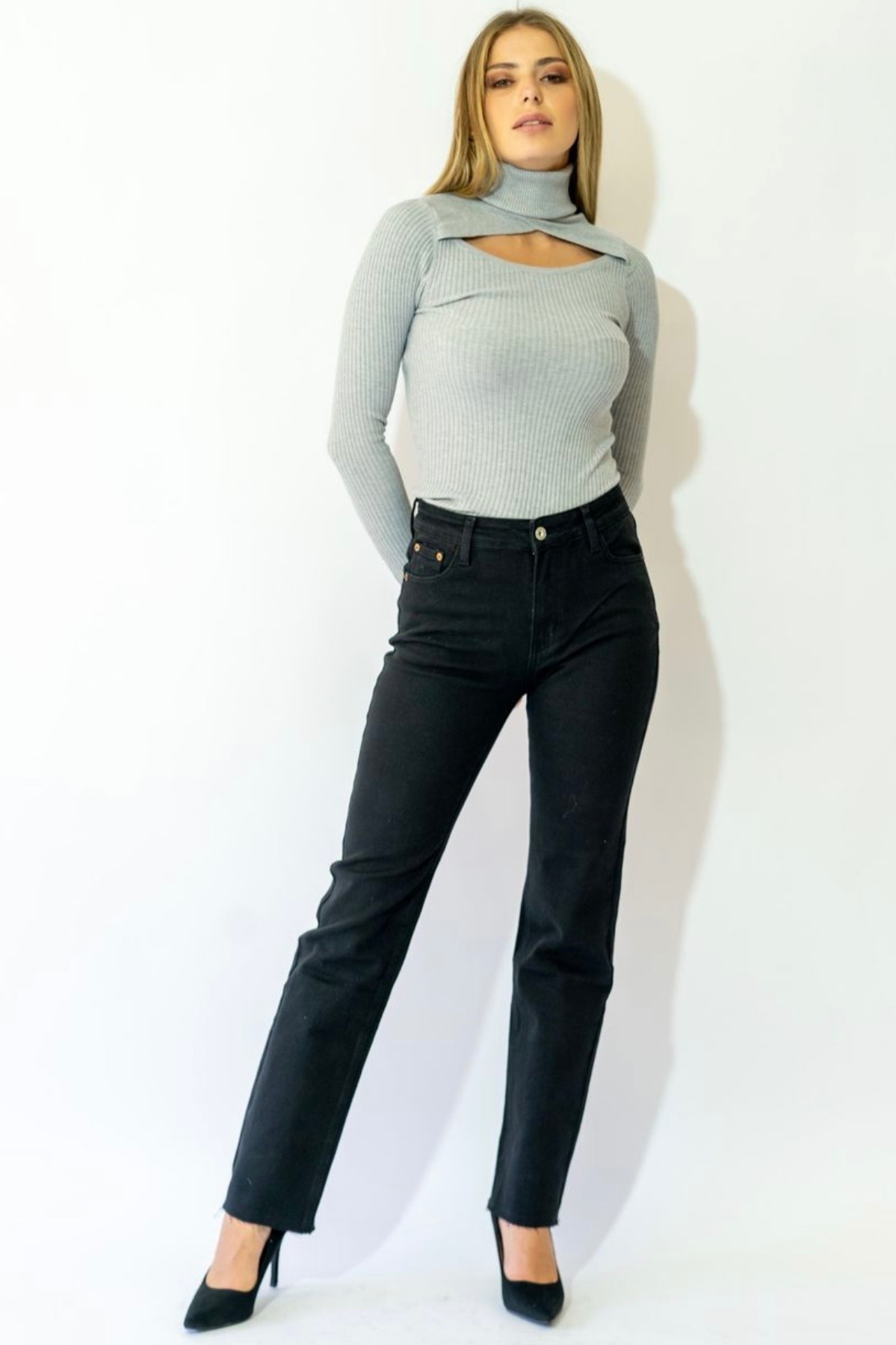 Zenia — Model & Hostess in Dafni photo 2