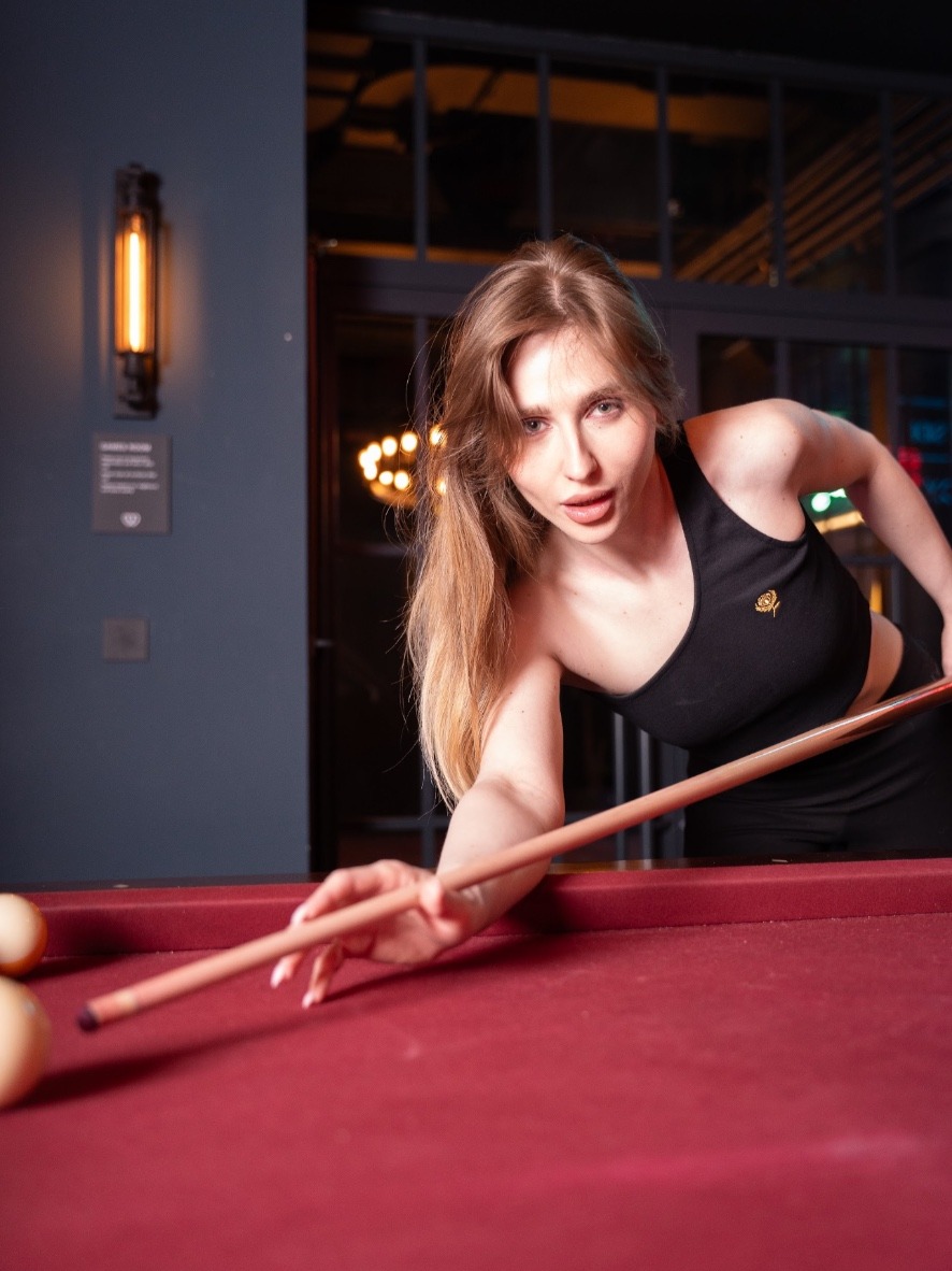 Anna — Model & Hostess in Greater London photo 1