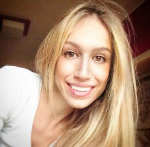 Simona — Model in Milano | Eye On Model