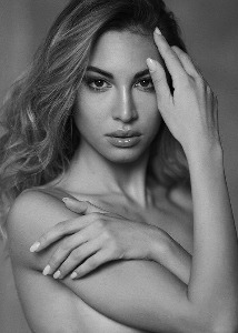 Chiara — Model in Milano | Eye On Model