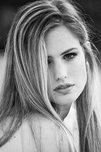 Elena — Model in Milano | Eye On Model